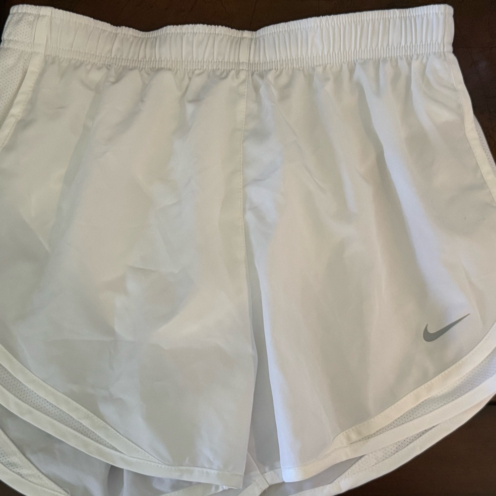 Nike White Athletic Shorts Lightweight Breathable Design